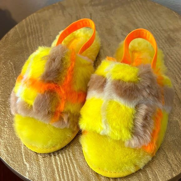 UGG Kids Fluff Yeah canary yellow plaid punk slip on slide sandals. Size 11 - Picture 6 of 9